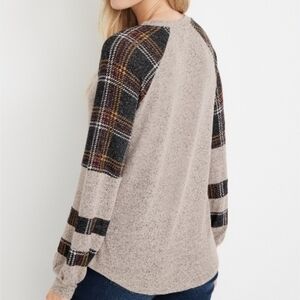Maurices Plaid Sleeve Soft Crew Neck Sweater Brand New Red Gold Plaid